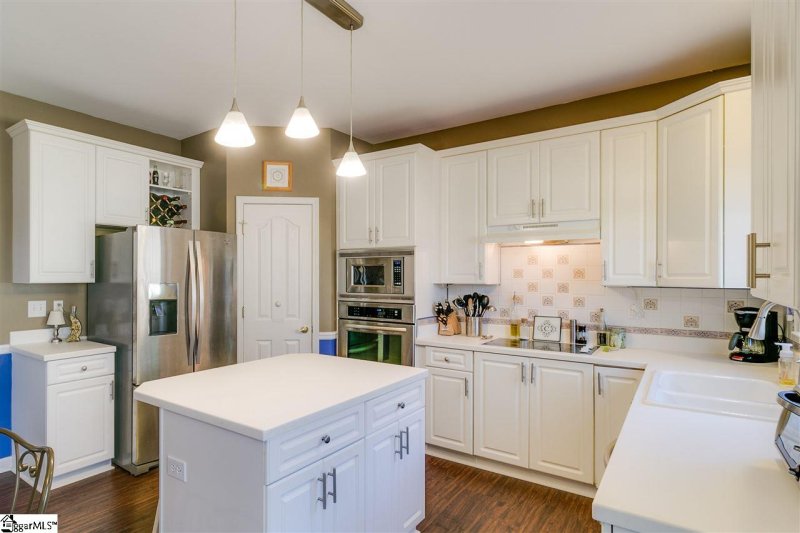 Property image 4 at 11 Wolf Den Drive, Greer, SC 29650