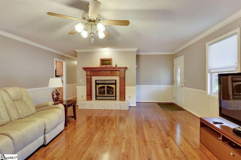 Property image 4 at 2901 E Georgia Road, Simpsonville, SC 29681