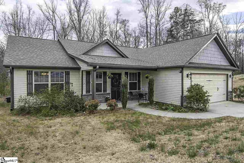 Property image 2 at 155 Autumn Hill Road, Greer, SC 29651