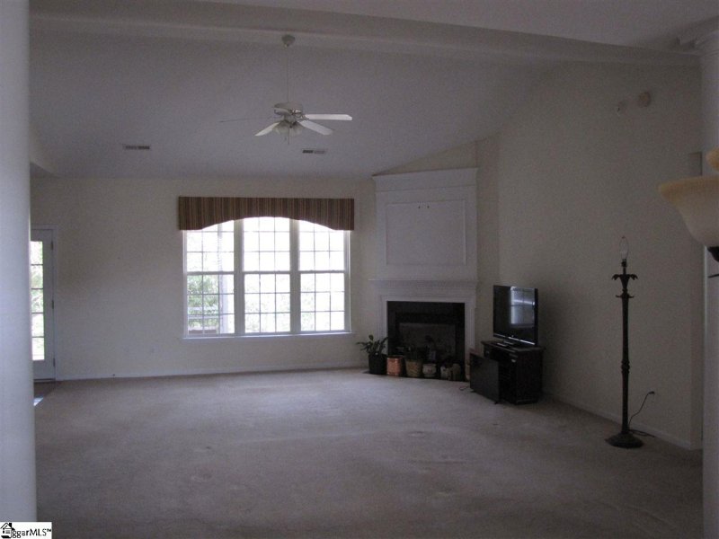 Property image 4 at 12 MacIntyre Street, Simpsonville, SC 29680