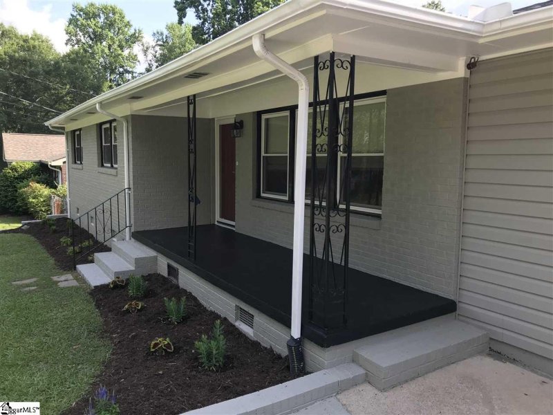 Property image 2 at 208 Thornwood Drive, Taylors, SC 29687-8