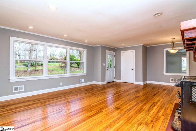 Property image 2 at 302 S Wingate Road, Greenville, SC 29605-5035