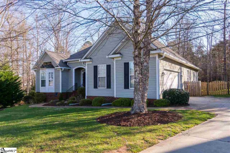 Property image 3 at 135 Carsons Pond Drive, Simpsonville, SC 29681