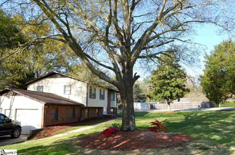 Property image 2 at 321 verner Drive, Greenville, SC 29617-7507