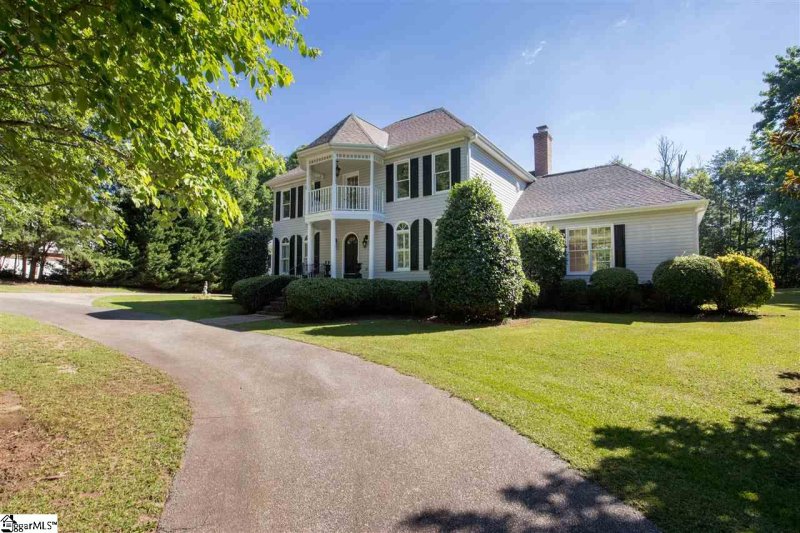 Property image 2 at 4 Overlook Court, Greenville, SC 29609