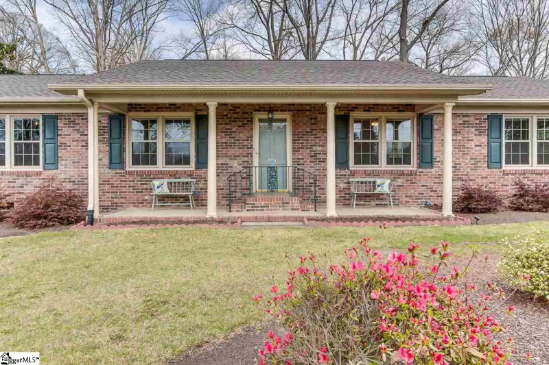 Property image 2 at 601 Avon Drive, Taylors, SC 29687-3951