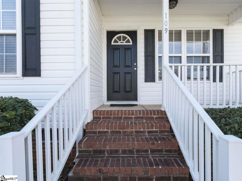 Property image 3 at 109 Cosmos Lane, Greer, SC 29651
