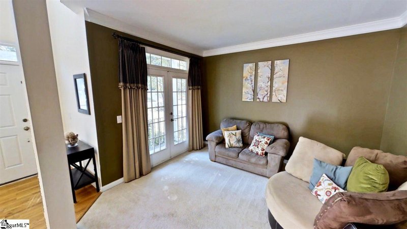 Property image 3 at 6 S Cedarbluff Court, Greer, SC 29650