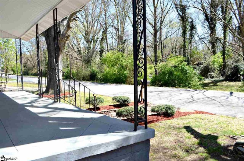 Property image 5 at 6 Gallivan Street, Greer, SC 29650