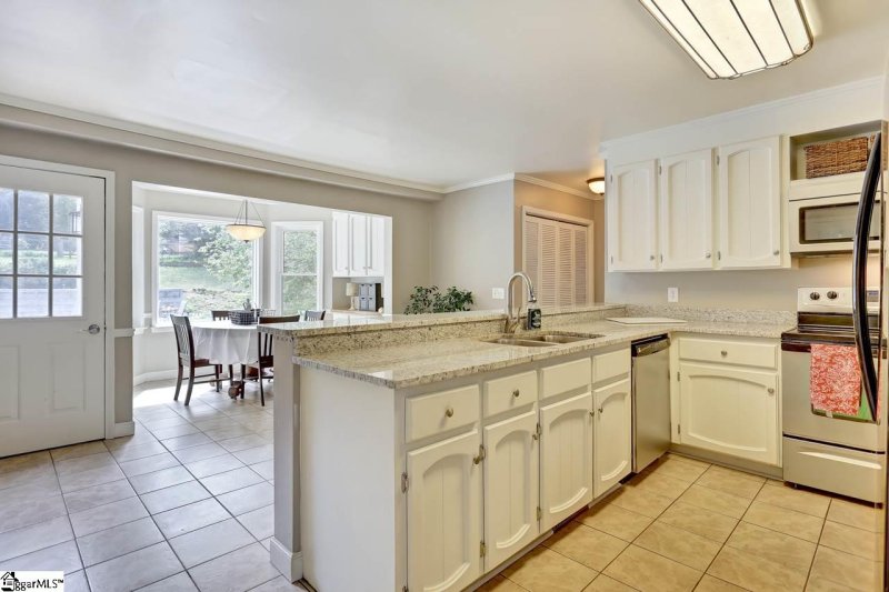 Property image 4 at 105 Williamsburg Drive, Greer, SC 29651