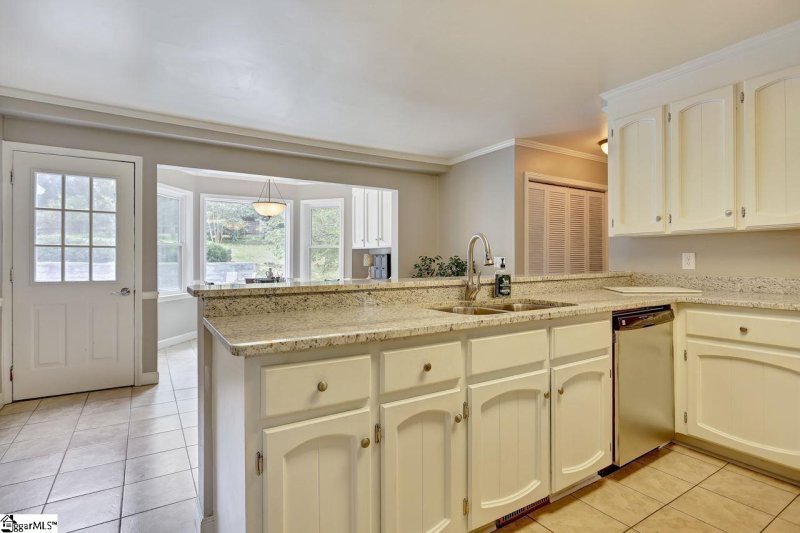 Property image 5 at 105 Williamsburg Drive, Greer, SC 29651