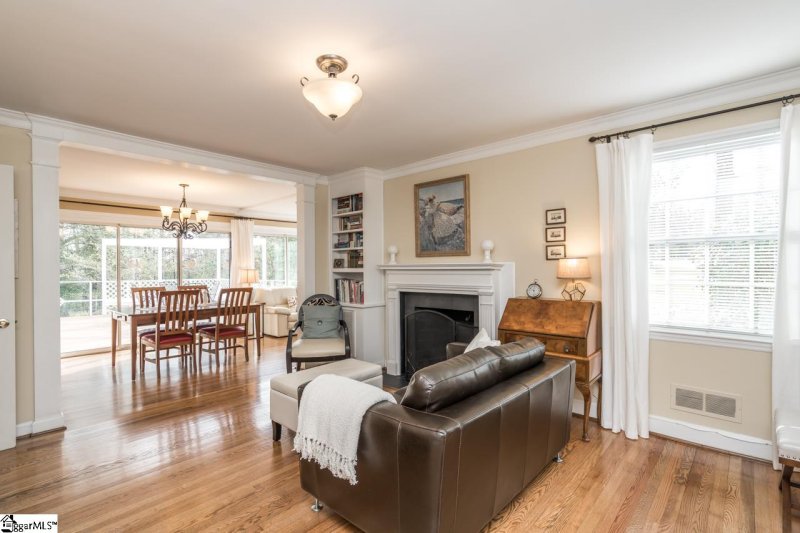 Property image 2 at 19 Greenwood Avenue, Greenville, SC 29615