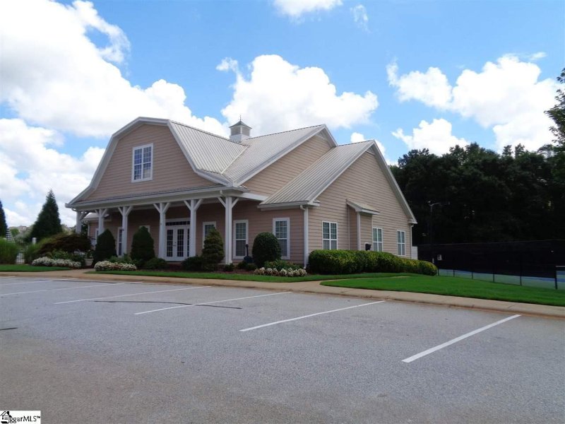 Property image 2 of 419 Clare Bank Drive in Riverwood Farm, Greer, SC 29651