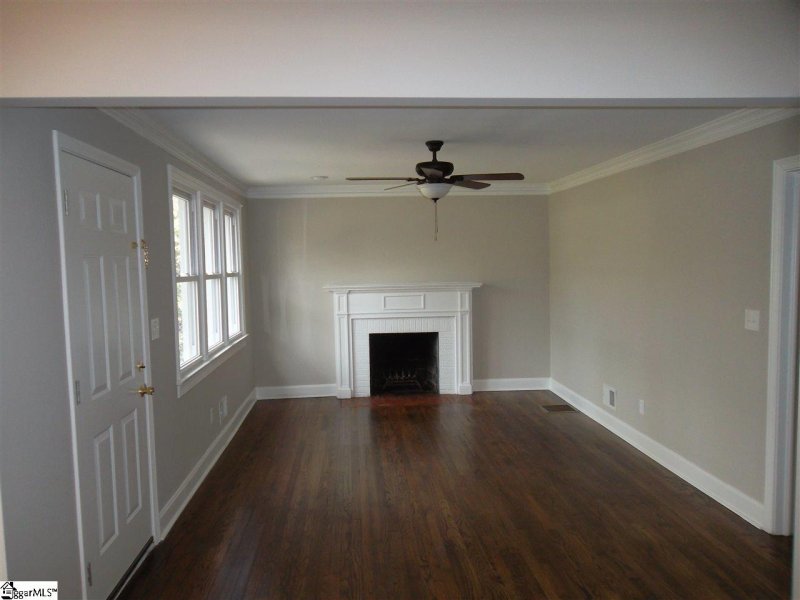 Property image 3 at 8 Bidwell Street, Taylors, SC 29687