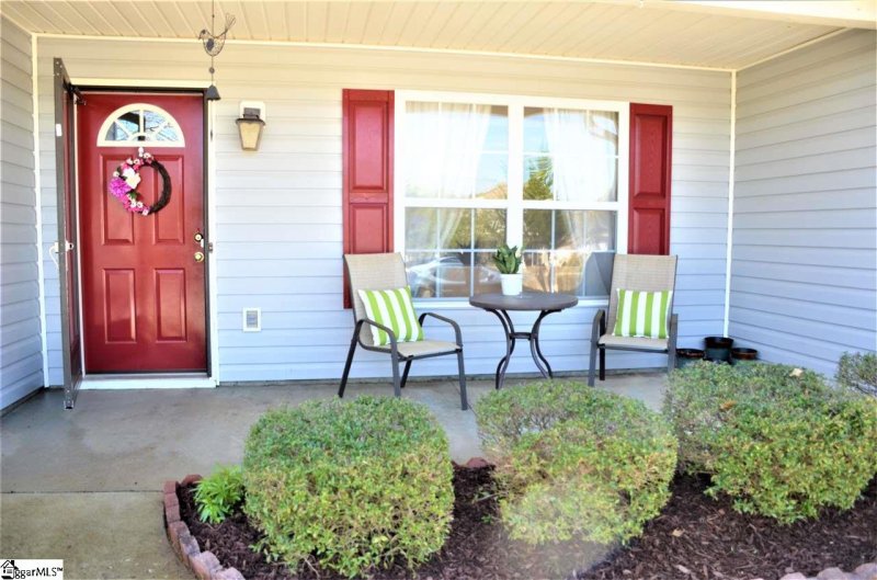 Property image 4 at 400 Crescentwood Court, Taylors, SC 29687