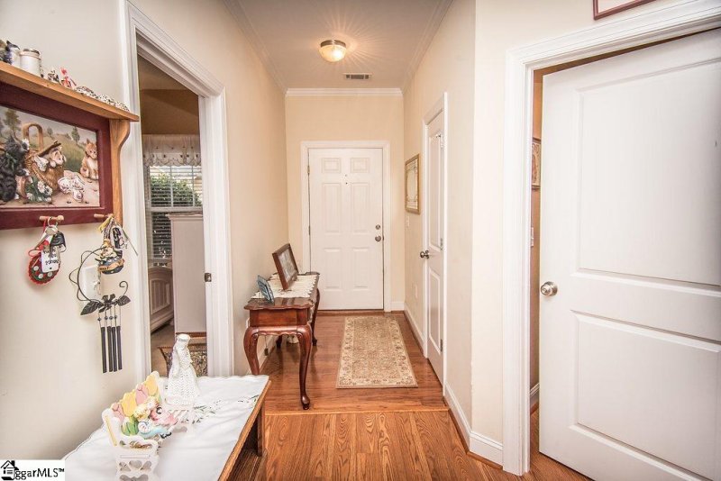 Property image 4 at 338 Shallow Drive, Taylors, SC 29687