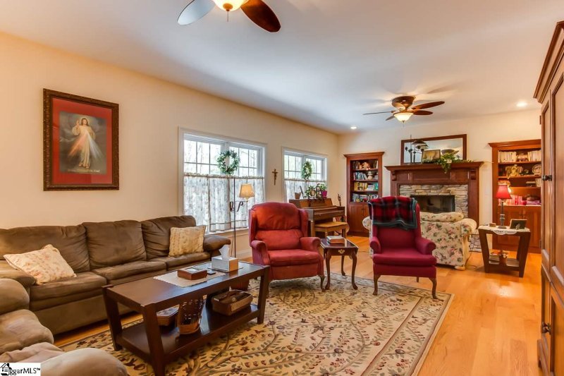 Property image 5 at 201 Fairforest Way, Pickens, SC 29671