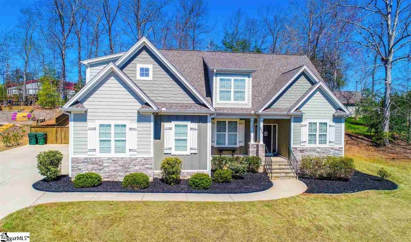 204 Pleasantwater Court