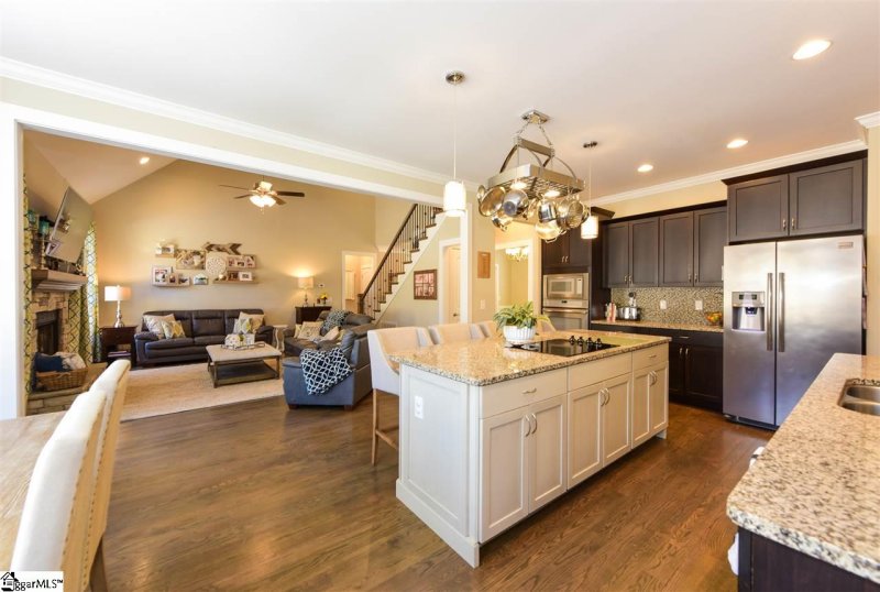 Property image 4 at 204 Pleasantwater Court, Taylors, SC 29687-6163