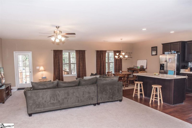 Property image 5 at 7 Eastwood Drive, Taylors, SC 29687