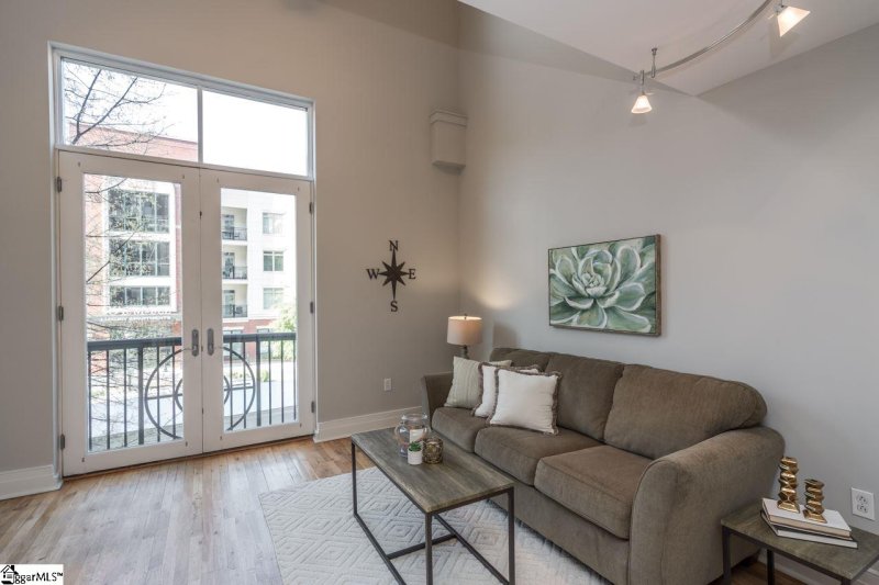 Property image 5 at 111 E McBee Avenue, Greenville, SC 29601