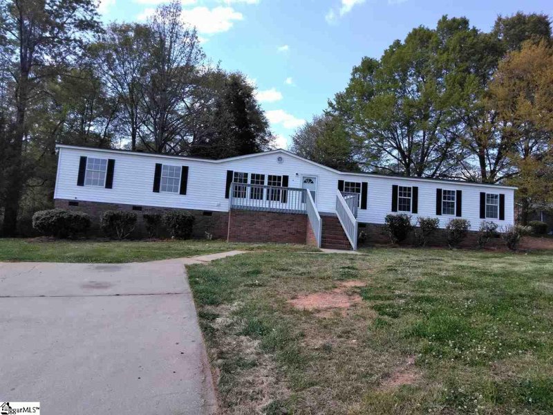 Property image 3 at 403 Sagewood Court, Fountain Inn, SC 29644