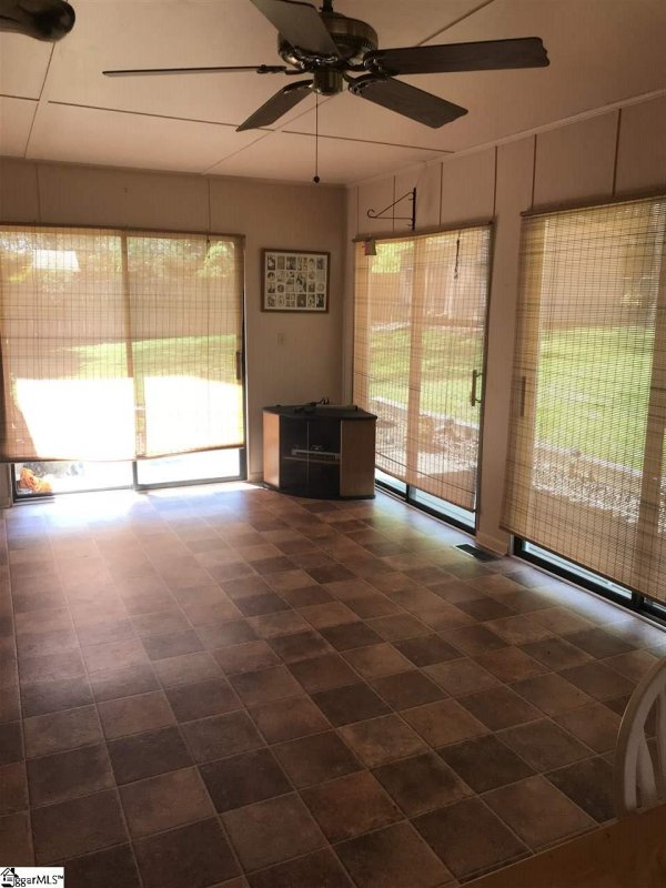 Property image 4 at 9 Coral Drive, Taylors, SC 29687