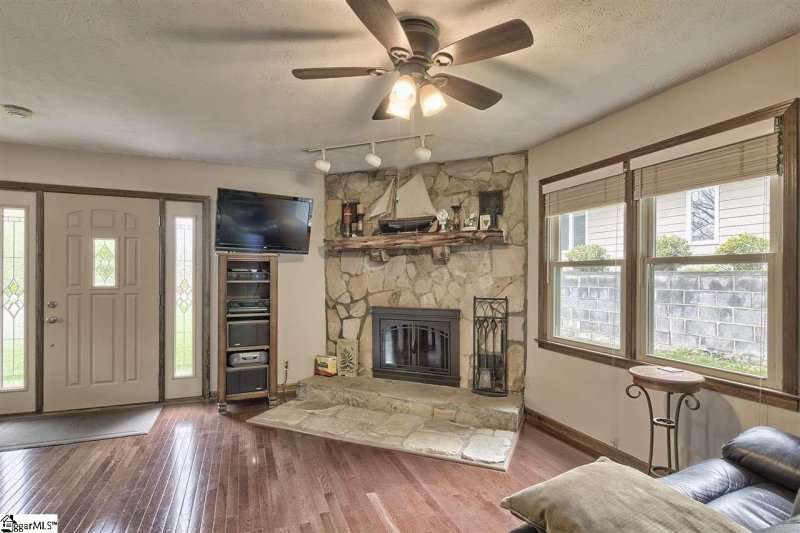 Property image 5 at 107 Forestdale Drive, Taylors, SC 29687