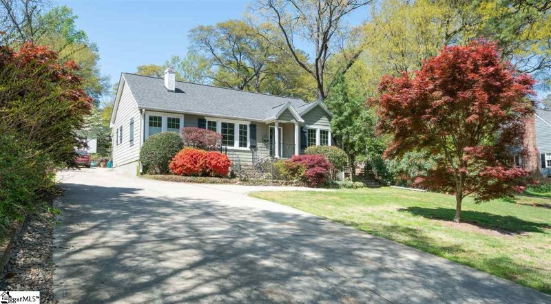 Property image 2 at 19 Rock Creek Drive, Greenville, SC 29605