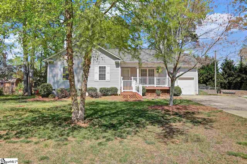 Property image 2 at 108 S Helen Street, Simpsonville, SC 29681