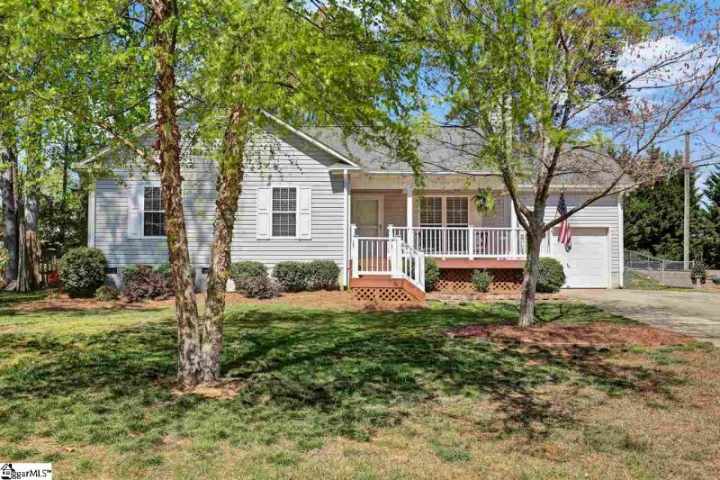 Property image 3 at 108 S Helen Street, Simpsonville, SC 29681