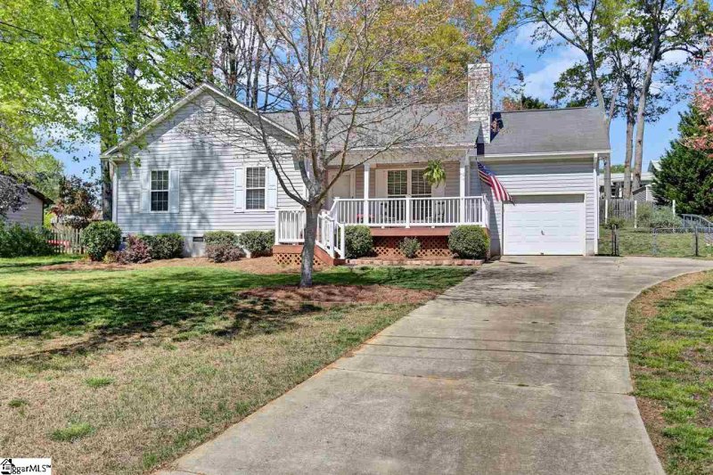Property image 4 at 108 S Helen Street, Simpsonville, SC 29681