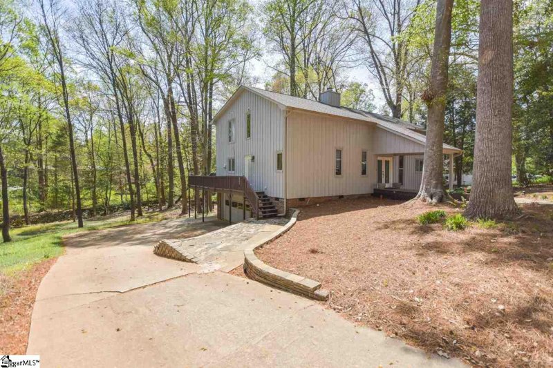 Property image 2 at 214 Gilderbrook Road, Greenville, SC 29615