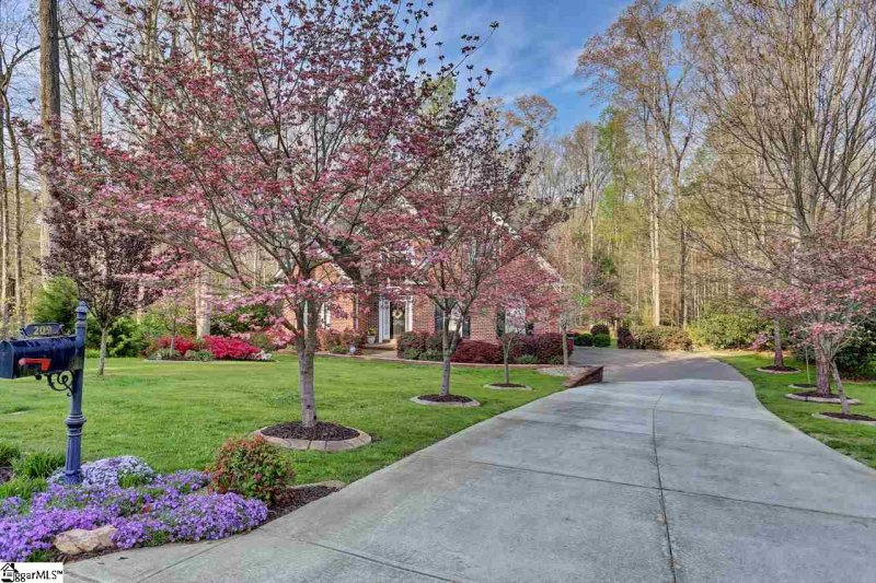 Property image 2 at 209 Yorkswell Lane, Greenville, SC 29607