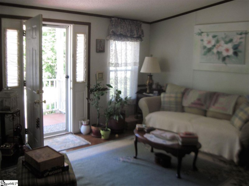 Property image 2 at 207 Country Walk Lane, Simpsonville, SC 29680-6896