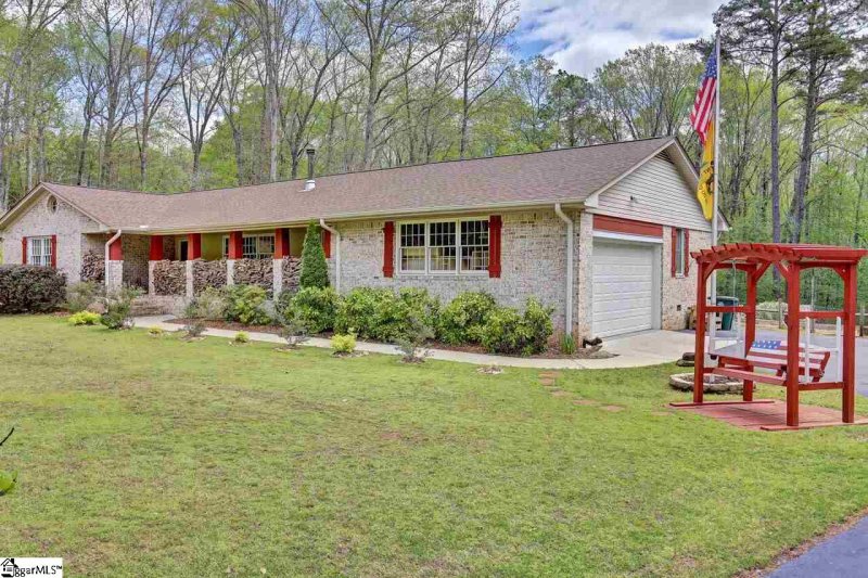 103 Kingswood Circle