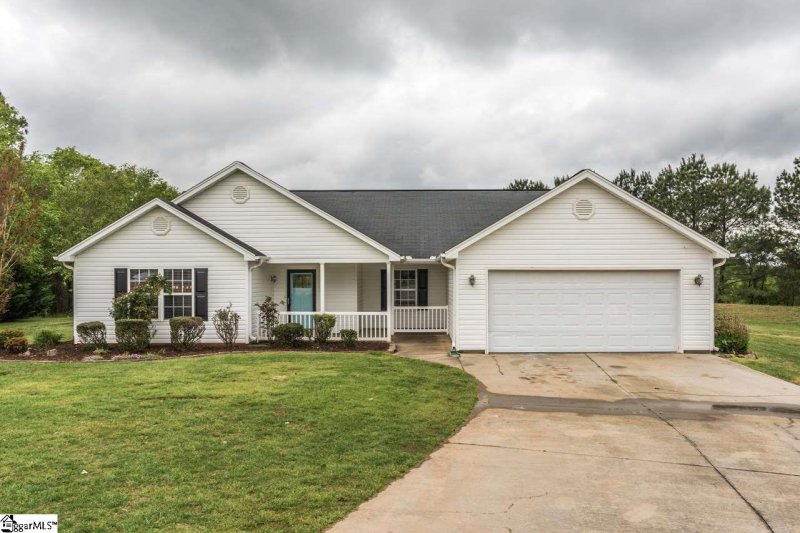 Property image 2 at 135 Kensett Drive, Williamston, SC 29697