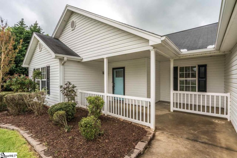 Property image 3 at 135 Kensett Drive, Williamston, SC 29697