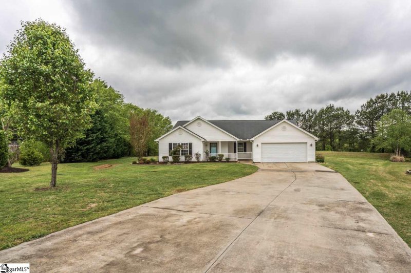 Property image 4 at 135 Kensett Drive, Williamston, SC 29697