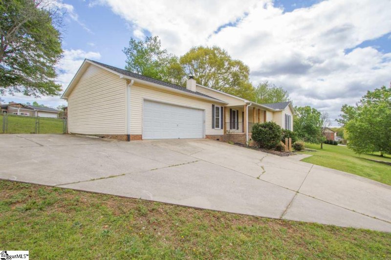 Property image 2 at 500 Sussex Way, Anderson, SC 29625