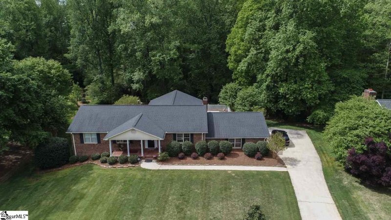 Property image 2 at 306 LANCELOT Drive, Simpsonville, SC 29681