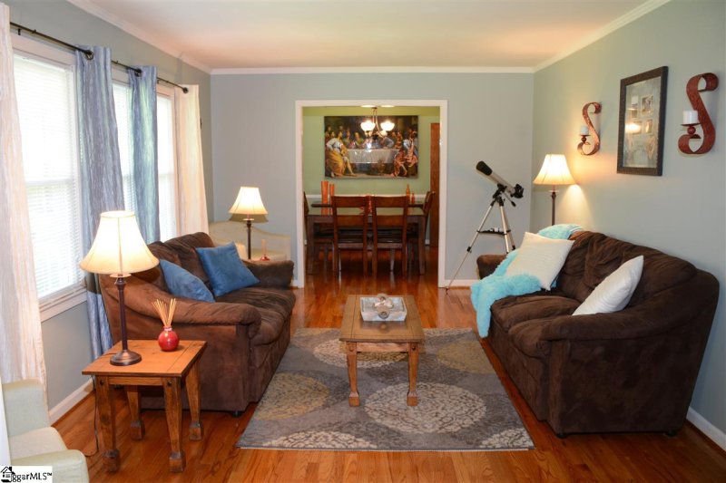 Property image 5 at 105 Wood Heights Avenue, Taylors, SC 29687