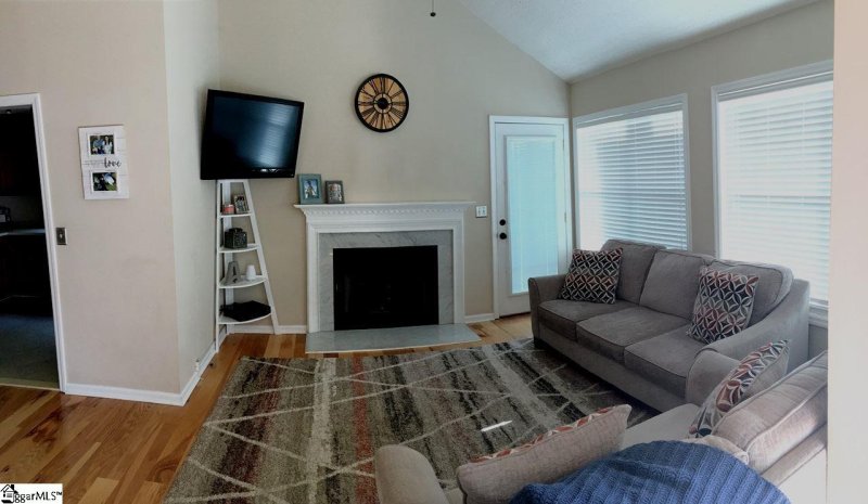 Property image 3 at 8 Lantern Lane, Greer, SC 29651