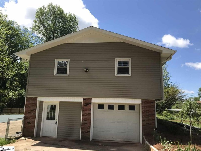 Property image 2 at 202 Plano Drive, Greenville, SC 29617