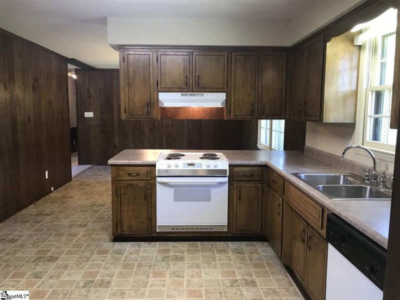 Property image 2 at 1409 Springfield Road, Boiling Springs, SC 29316