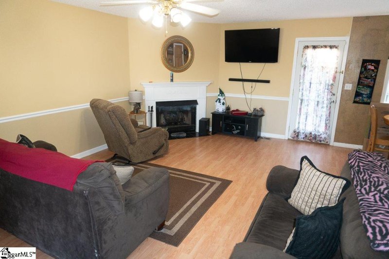 Property image 2 at 111 Kelly Lane, Easley, SC 29642