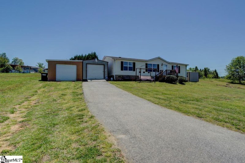 Property image 2 at 107 Sweetwater Court, Greenville, SC 29611