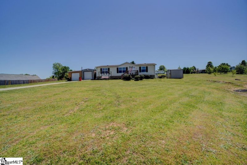 Property image 3 at 107 Sweetwater Court, Greenville, SC 29611