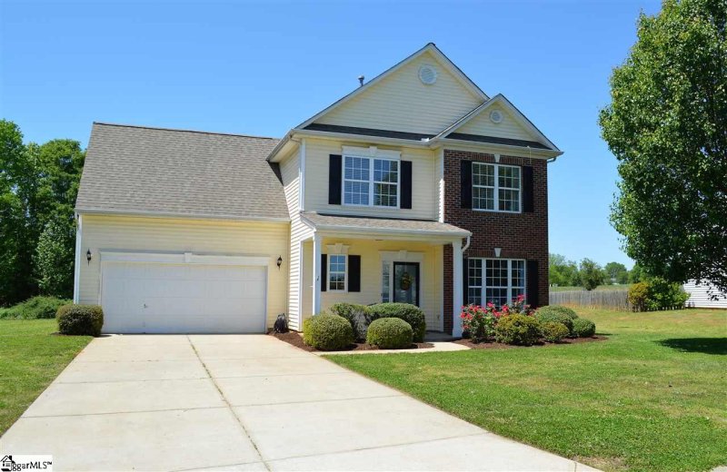 Property image 2 at 728 Golden Tanager Court, Greer, SC 29651