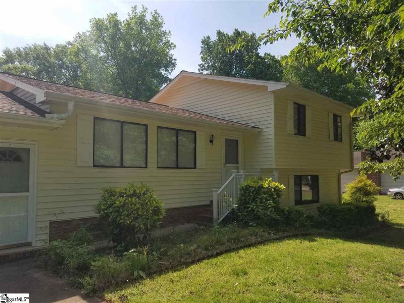 Property image 4 at 303 colony Drive, Travelers Rest, SC 29690